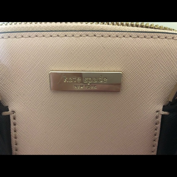 Kate Spade Laurel Way Mini Reiley Vellum/Black. - Picture 4 of 5